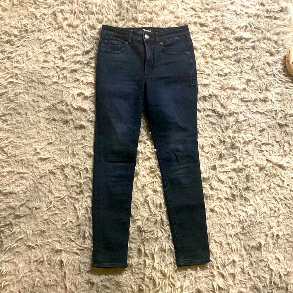 Dark wash jeggings